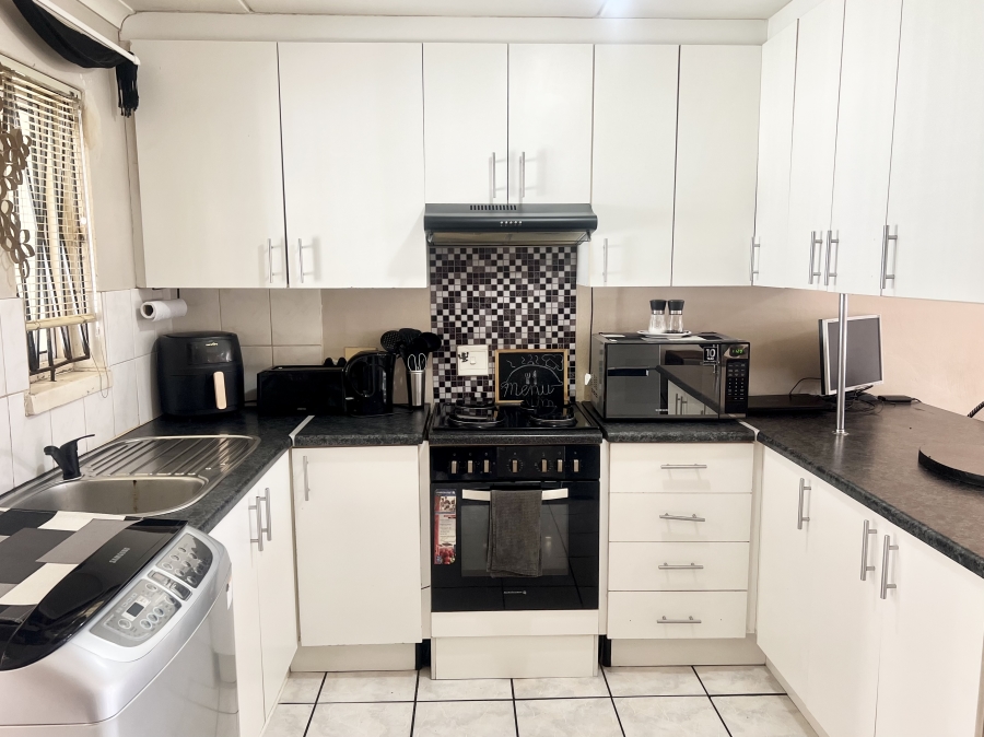 3 Bedroom Property for Sale in Ruyterwacht Western Cape